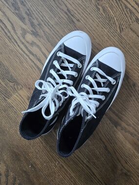 Womens Converse Chuck Taylor All Star Lugged High-Top Sneaker - Black